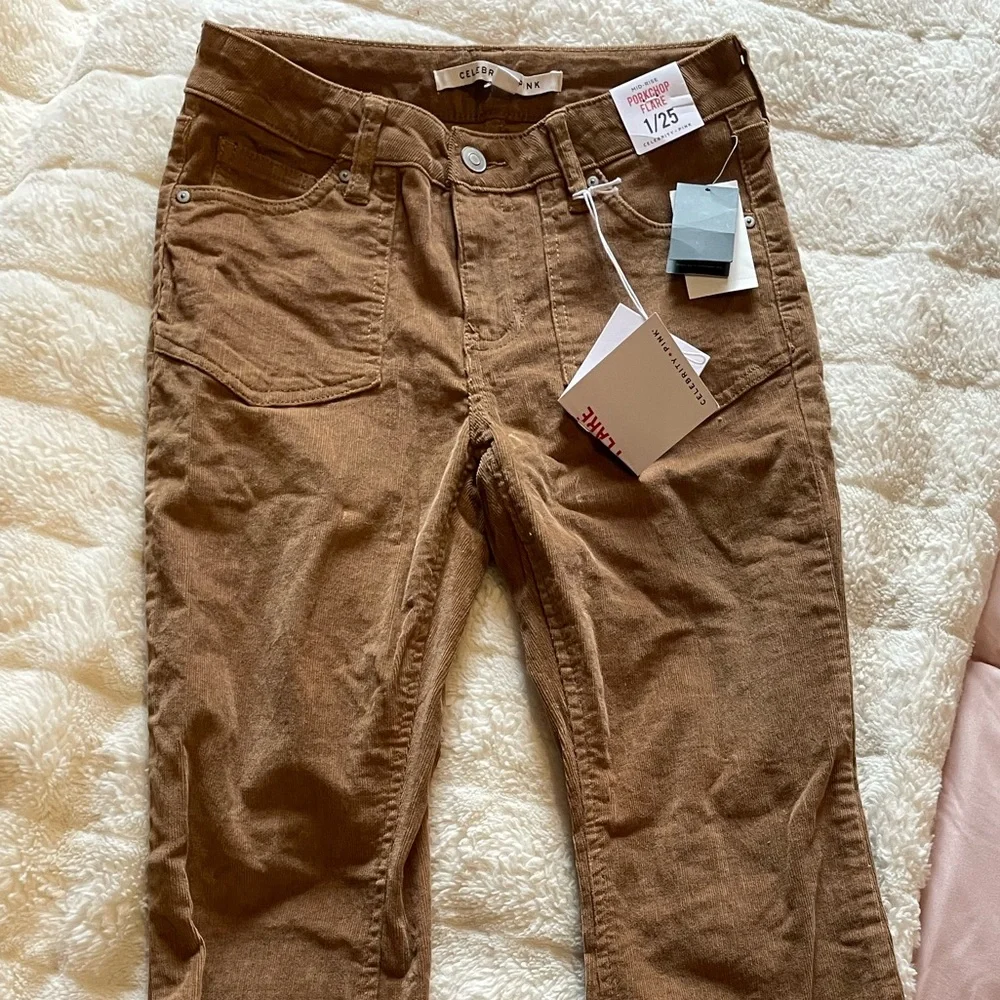 NWT Celebrity Pink tan corduroy, mid rise, flare, pants, size 1 - Picture 2 of 6